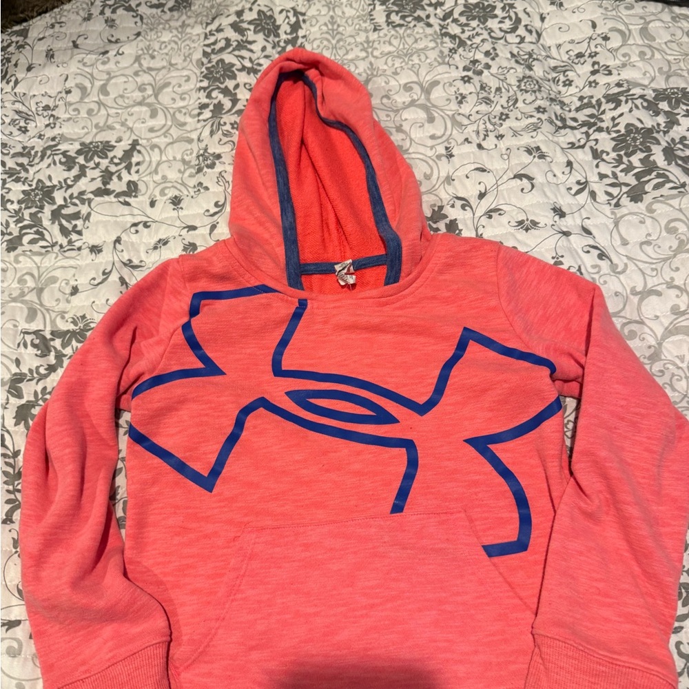 Under Armour girls size youth small sweat shirt hoodie.